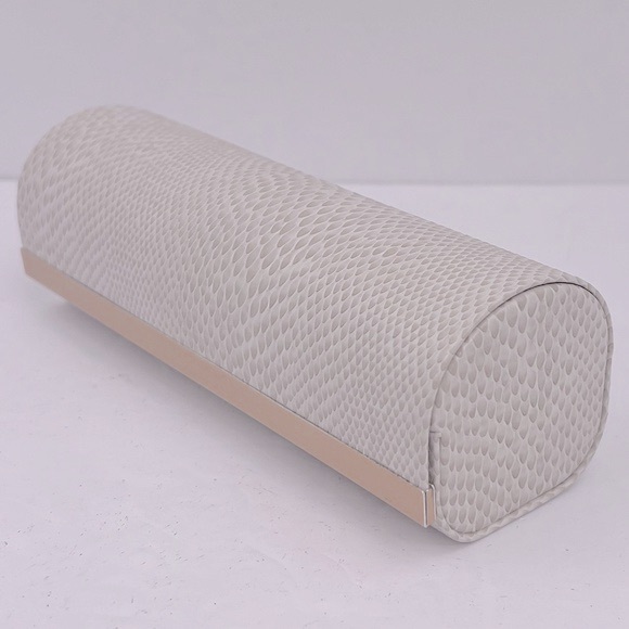 JIMMY CHOO GLASSES/SUNGLASSES CASE, FAUX SNAKE LEATHER, TAN & WHITE, 6.5” X 2.5” - Picture 7 of 13